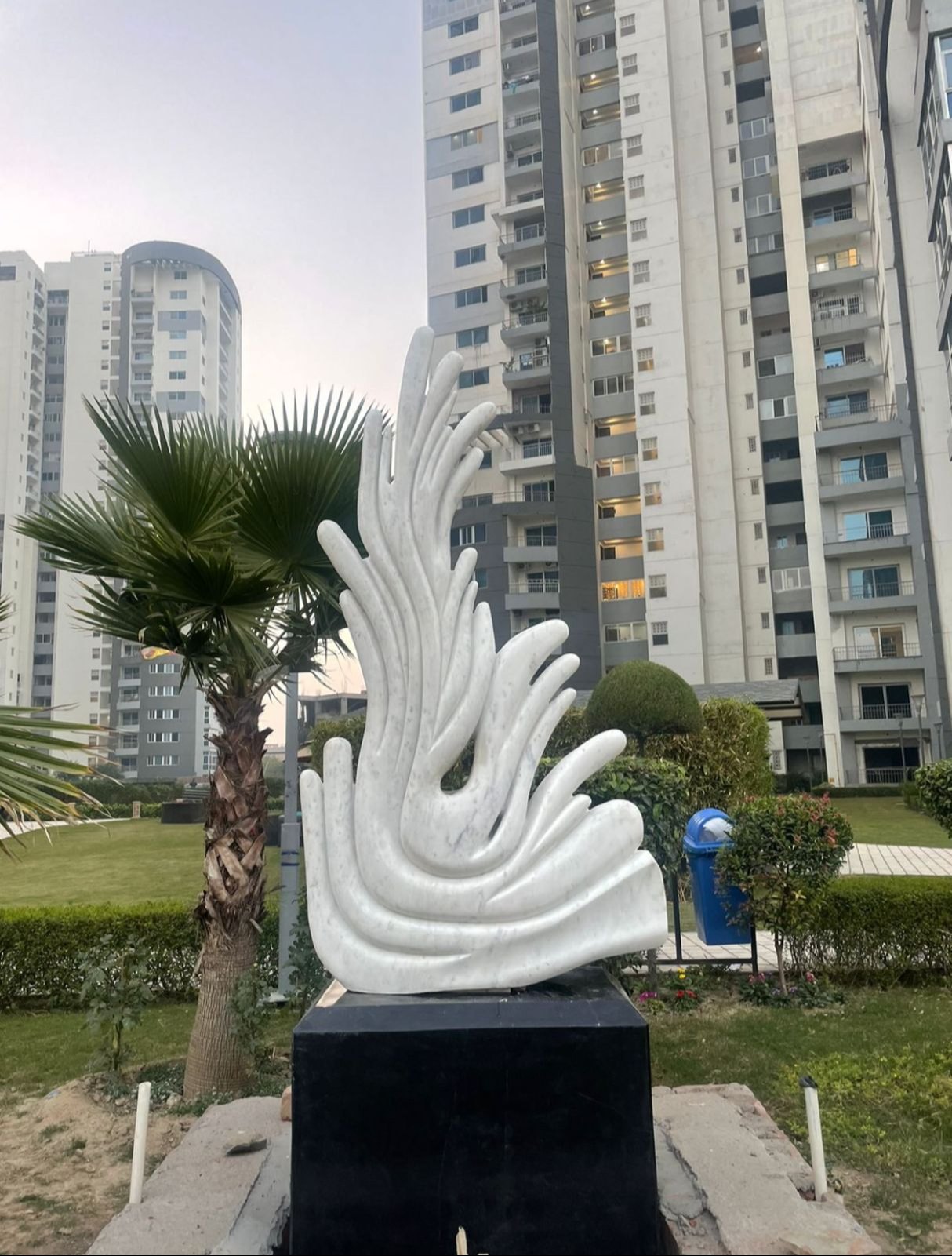 Silver Stone morden Articles